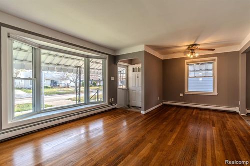 629 N Vermont Ave, Royal Oak, MI, 48067-2021 | Card Image