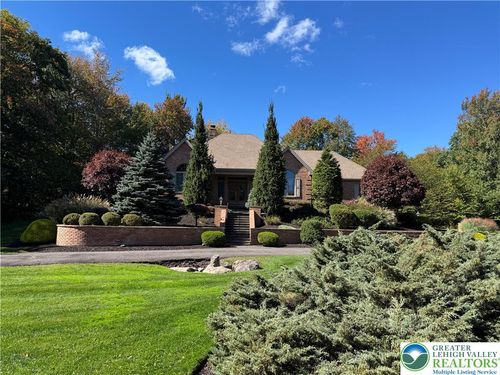 235 Wolf Hollow Rd, Lake Harmony, PA, 18624-2122 | Card Image