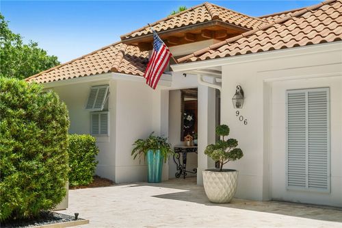 906 Jasmine Ln, Vero Beach, FL, 32963-2296 | Card Image