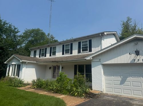 132 Wagon Wheel Ln, Barrington, IL, 60010-8811 | Card Image
