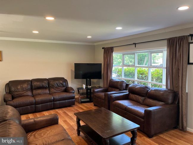 6313 Bardu Ave, House other with 3 bedrooms, 2 bathrooms and null parking in SPRINGFIELD VA | Image 4