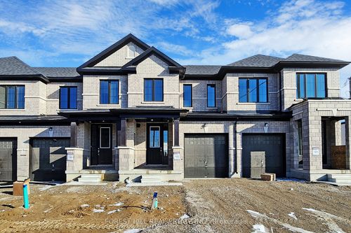 97 Corley St, Lindsay, ON, K9V6C2 | Card Image