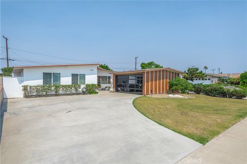 13581 Yosemite Dr, Westminster, CA, 92683-2559 | Card Image
