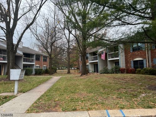 20 Crabapple Ln, Franklin Park, NJ, 08823-1407 | Card Image