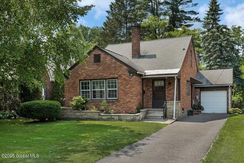 43 Crescent Dr, Albany, NY, 12208-1239 | Card Image