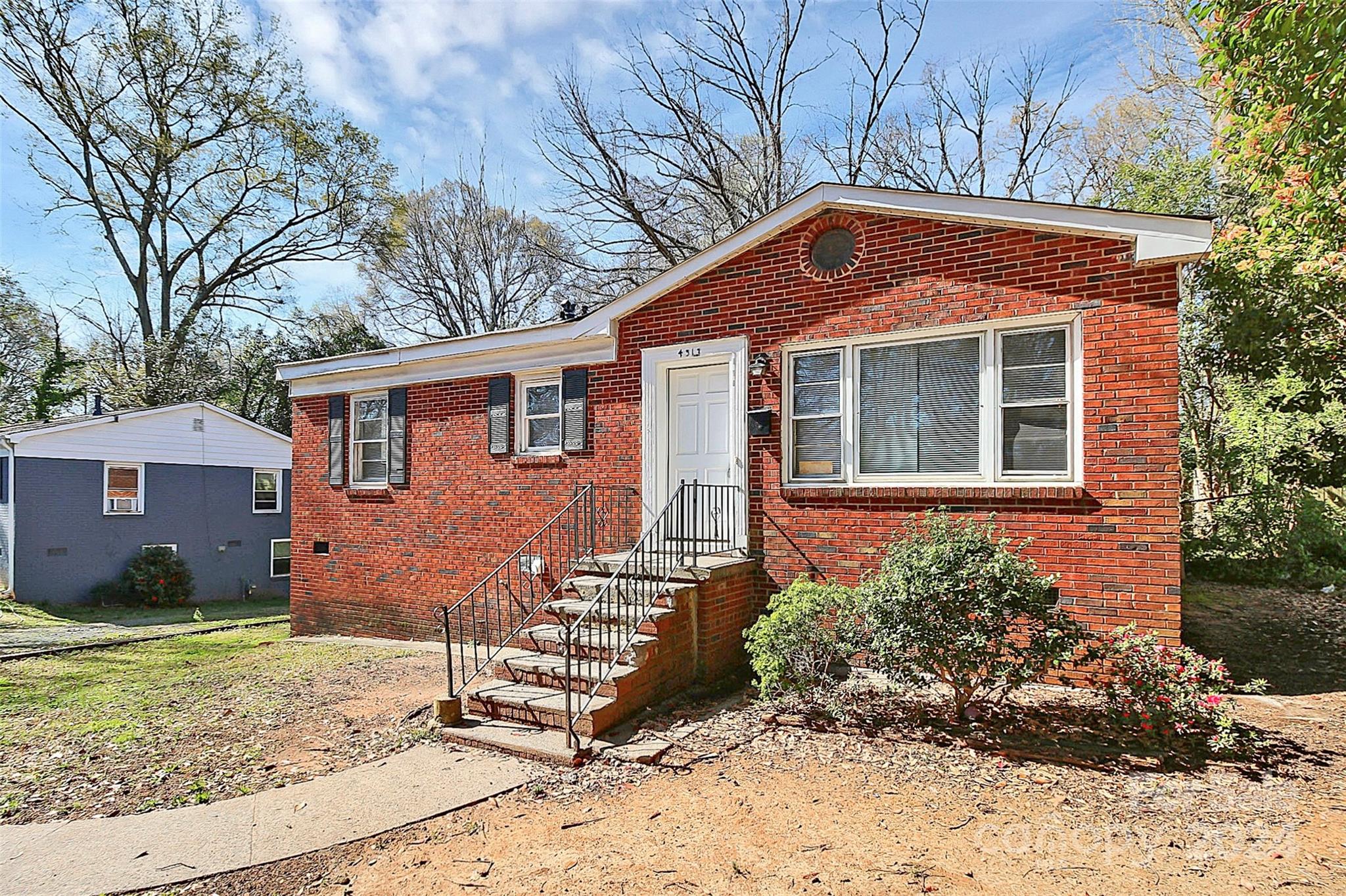 Welling Ave, Charlotte, NC 28208