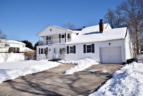 1055 Coates Ave, Holbrook, NY, 11741-6023 | Card Image