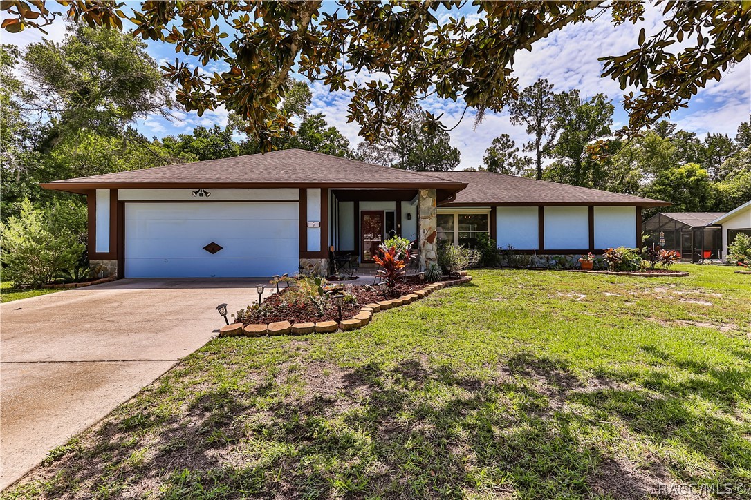 Blair Ct, Homosassa, FL 34446
