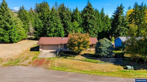 117 Roundtree Way, Gates, OR, 97346-9313 | Card Image