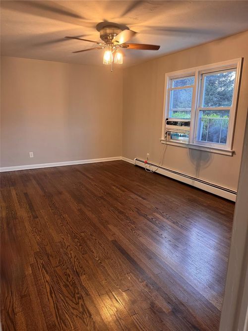 5 Tor View Ave, New City, NY, 10956-5111 | Card Image