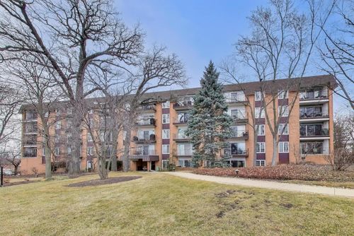 apt-4b-441 N Park Blvd, Glen Ellyn, IL, 60137-4645 | Card Image