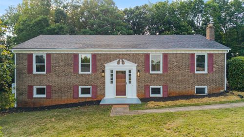 138 Sunnymeade Rd, Rustburg, VA, 24588-3243 | Card Image