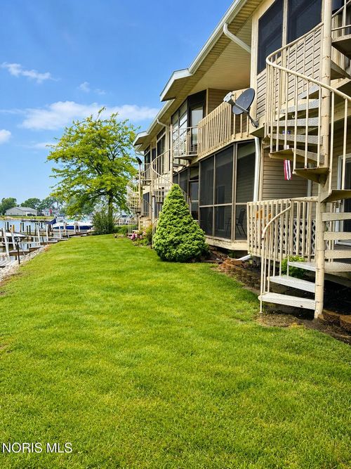 6512 N Harris Harbor Drive, Oak Harbor, OH, 43449 | Card Image