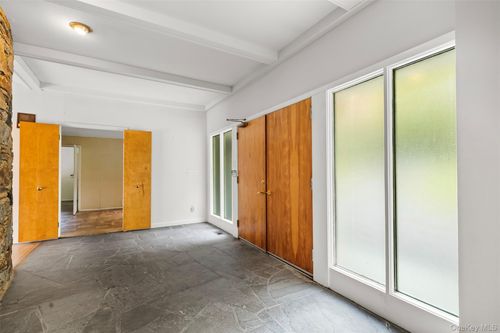 3 Troy Ln, Bedford, NY, 10506-1912 | Card Image