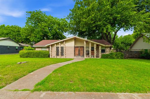 829 Ray Andra Dr, Desoto, TX, 75115-4407 | Card Image