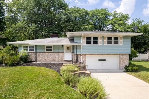 7654 Ragall Pkwy, Middleburg Heights, OH, 44130-6410 | Card Image