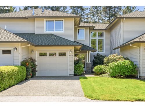 22215 Chelan Loop, West Linn, OR, 97068-8208 | Card Image