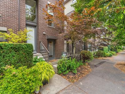 3677 Commercial St, Townhouse with 2 bedrooms, 1 bathrooms and 1 parking in Vancouver BC | Image 2