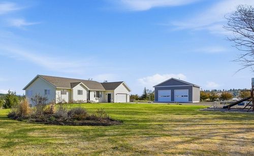 37765 Halme Dr E, Davenport, WA, 99122-8729 | Card Image
