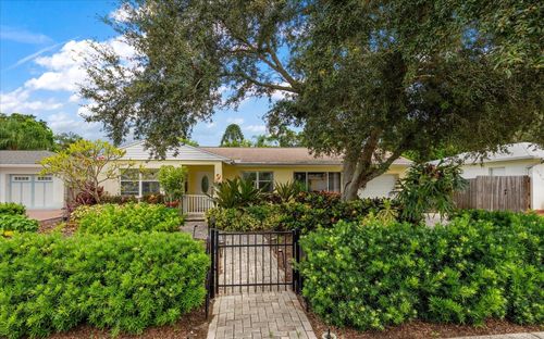 220 Union St, Dunedin, FL, 34698-7566 | Card Image