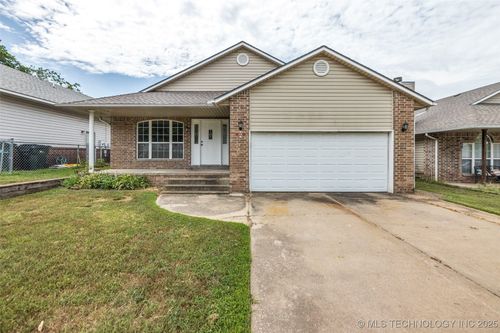 1136 E Watchorn Ave, Sapulpa, OK, 74066-3141 | Card Image