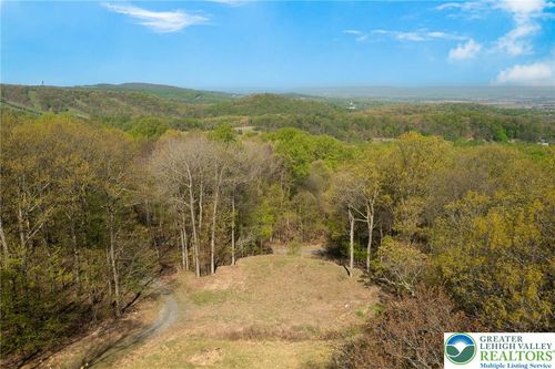 6 Gap Rd, Macungie, PA, 18062-2057 | Card Image