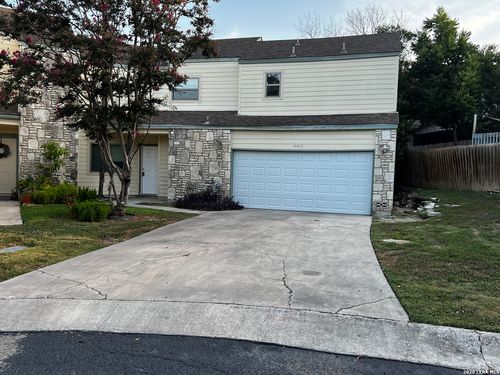 8573 Echo Creek Ln, San Antonio, TX, 78240-4980 | Card Image