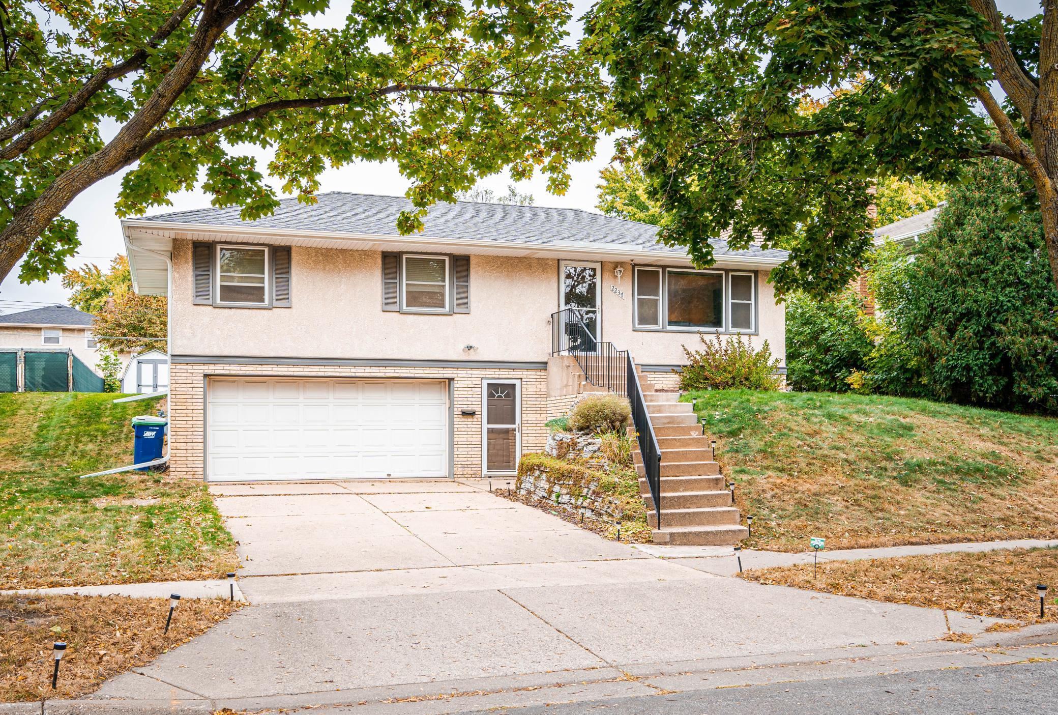 Edgebrook Ave, Saint Paul, MN 55119