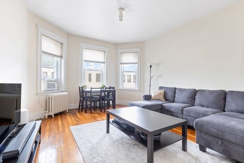 8-1568 Commonwealth Ave, Boston, MA, 02135-5017 | Card Image