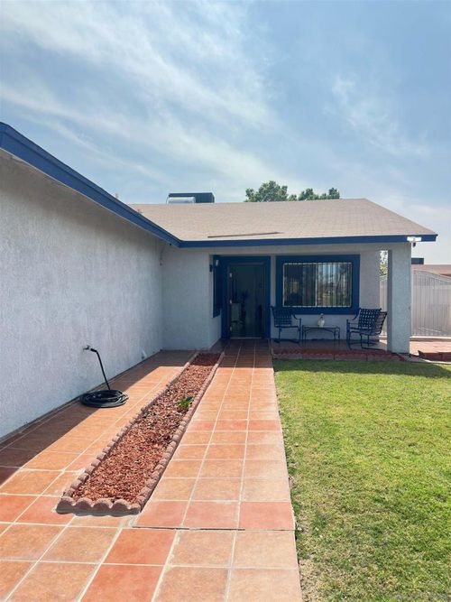 1108 Camino Del Rio, Calexico, CA, 92231-3329 | Card Image