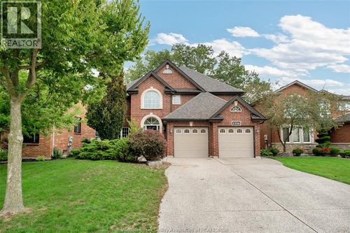 1334 Lakeview Ave, Windsor, ON, N8P1P1 | Card Image