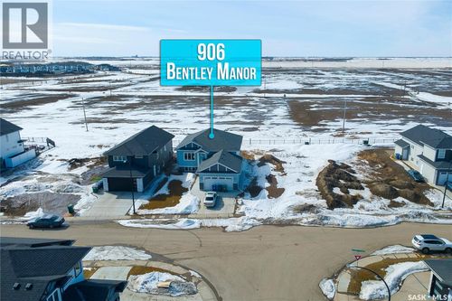 906 Bentley Manor, Saskatoon, SK, S7L6P4 | Card Image