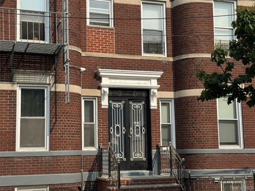 30 43rd St, Astoria, NY, 11103-2643 | Card Image