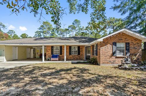 1540 Waveland Ave, Waveland, MS, 39576-2306 | Card Image