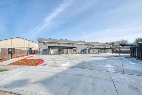 apt-104-5242 E Liberty Ave, Fresno, CA, 93727-5355 | Card Image
