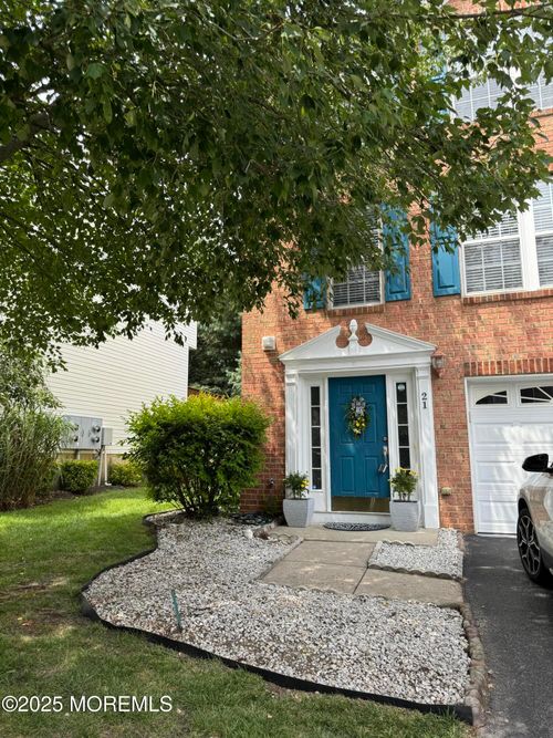 21 Abby Rd, Farmingdale, NJ, 07727-4010 | Card Image