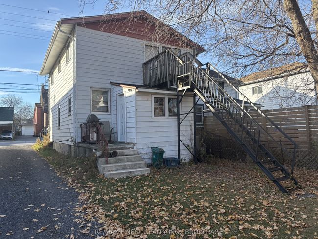 631 Victoria St, Home with 4 bedrooms, 2 bathrooms and 2 parking in Kingston ON | Image 6