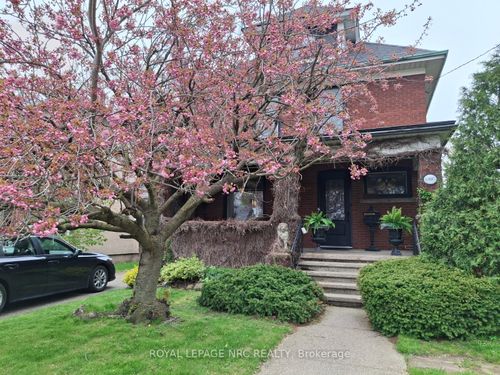 6107 Barker St, Niagara Falls, ON, L2G1Y5 | Card Image