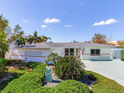 10202 Tarpon Drive, House other with 3 bedrooms, 2 bathrooms and null parking in Treasure Island FL | Image 3