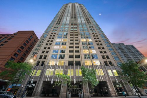 apt-24i-33 Ontario St, Chicago, IL, 60654-7766 | Card Image