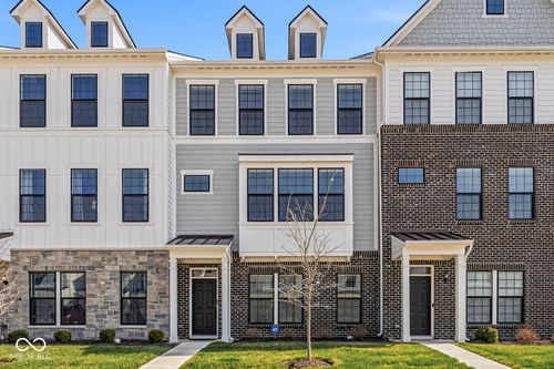 3267 Morab Dr, Zionsville, IN, 46077-0469 | Card Image