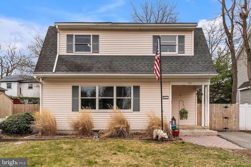 121 Evergreen Ave, NEPTUNE, NJ, 07753-6372 | Card Image