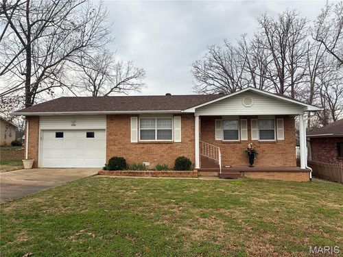1723 Sunset Dr, Poplar Bluff, MO, 63901-2939 | Card Image