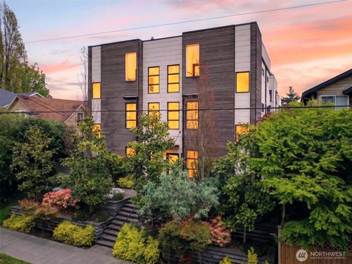 a-3014 21st Ave W, Seattle, WA, 98199-2913 | Card Image