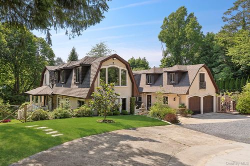 91 Crescent Beach Rd, Glen Cove, NY, 11542-1323 | Card Image