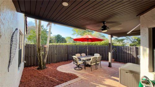45e-15205 Sw 45th Ter, Miami, FL, 33185-4471 | Card Image