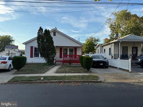 8249 Eden Ln, PENNSAUKEN, NJ, 08110-3309 | Card Image