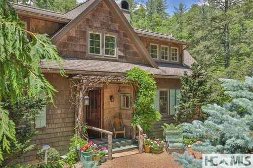 131 Big Creek Ln, Highlands, NC, 28741-1247 | Card Image