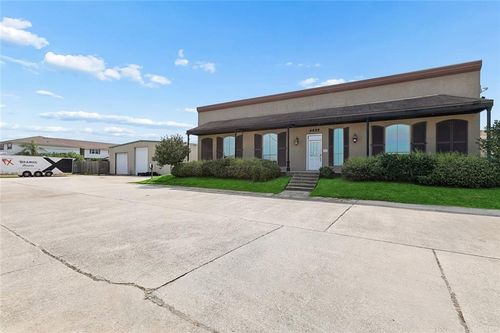 4632 Pontchartrain Dr, Slidell, LA, 70458-5501 | Card Image