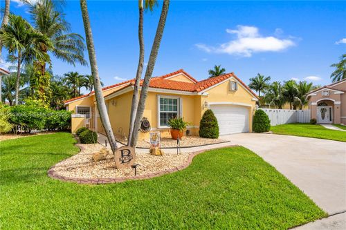 1090 Nw 192nd Ave, Pembroke Pines, FL, 33029 | Card Image